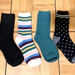 NWOT 4 pairs of socks
